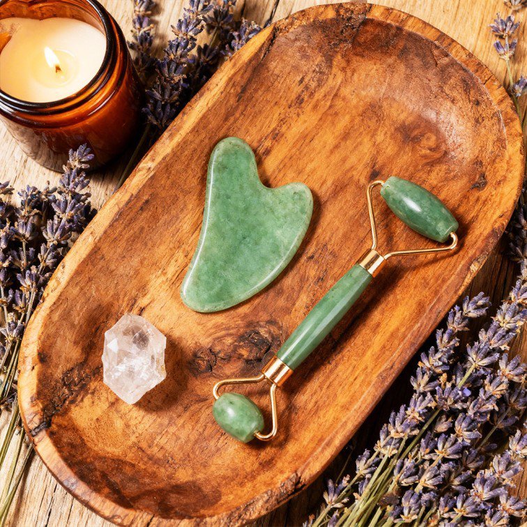 2026/09/1000033949.jpg Jade Roller Gua Sha Set - (Green Colour) - Image 1