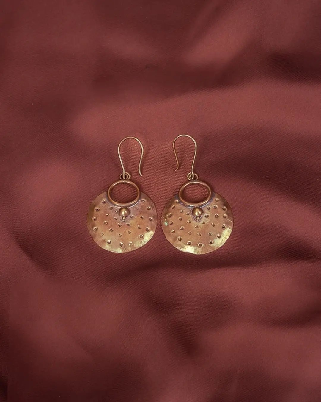 2026/10/1000018353.jpg Metal Round Ear Ring Black Color - Image 1