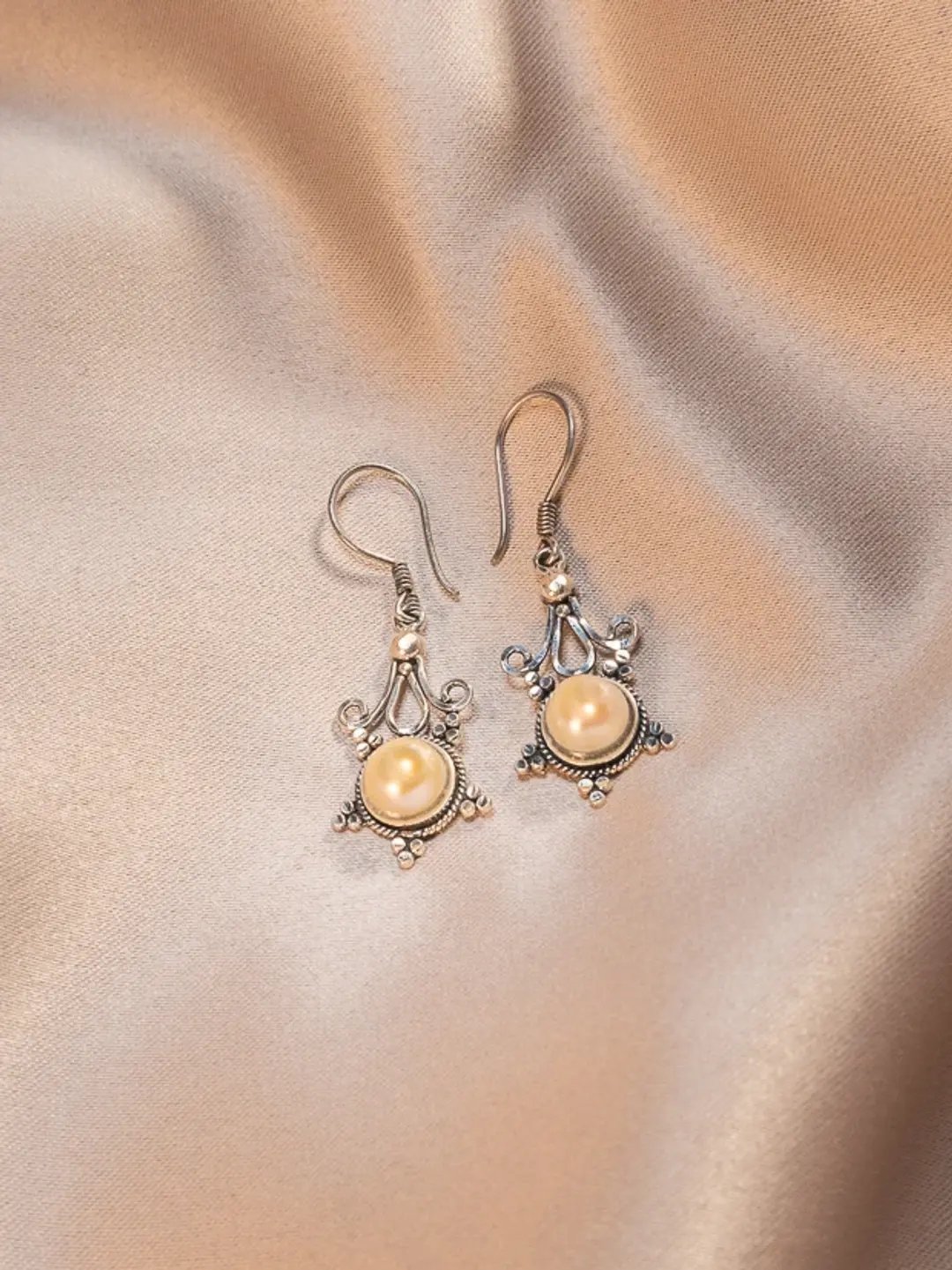 2026/10/1000018372.jpg Ox.Sil.Pearl hook ear ring 5 Ana 5 Roti - Image 1